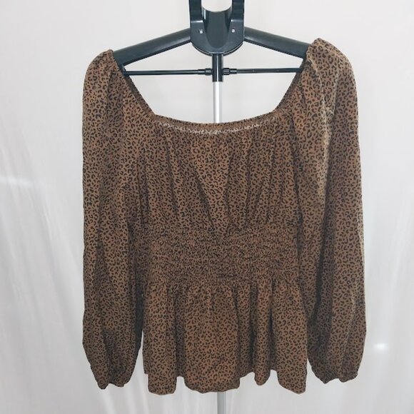 Leopard Print Lantern Sleeve Blouse - Picture 5 of 6